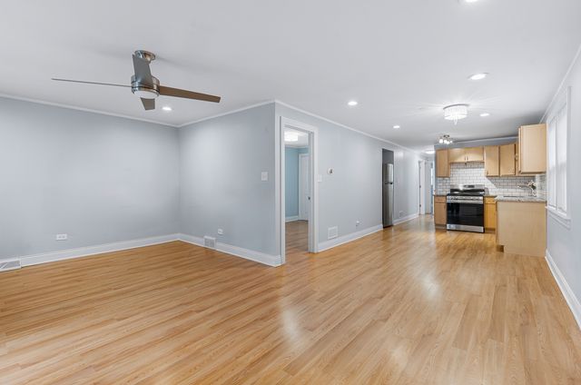 1402 E 76th Street, Chicago, IL 60619