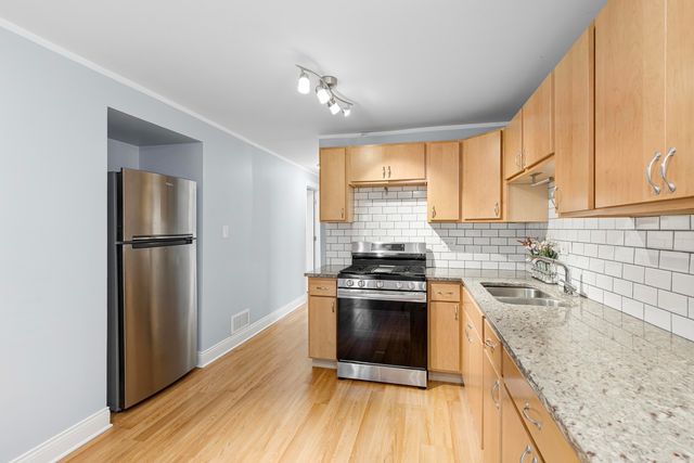 1402 E 76th Street, Chicago, IL 60619