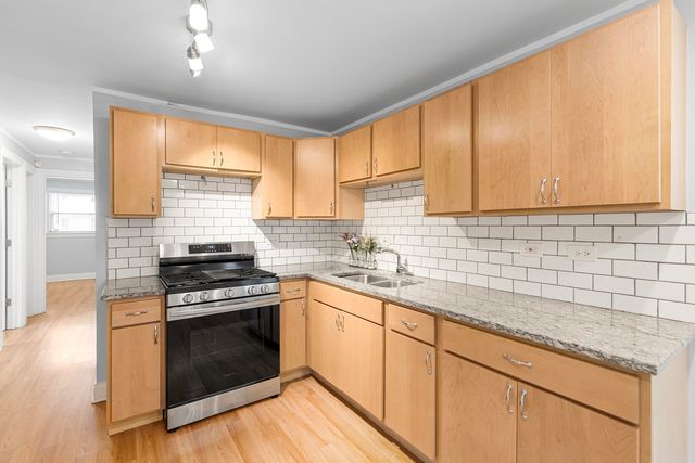 1402 E 76th Street, Chicago, IL 60619