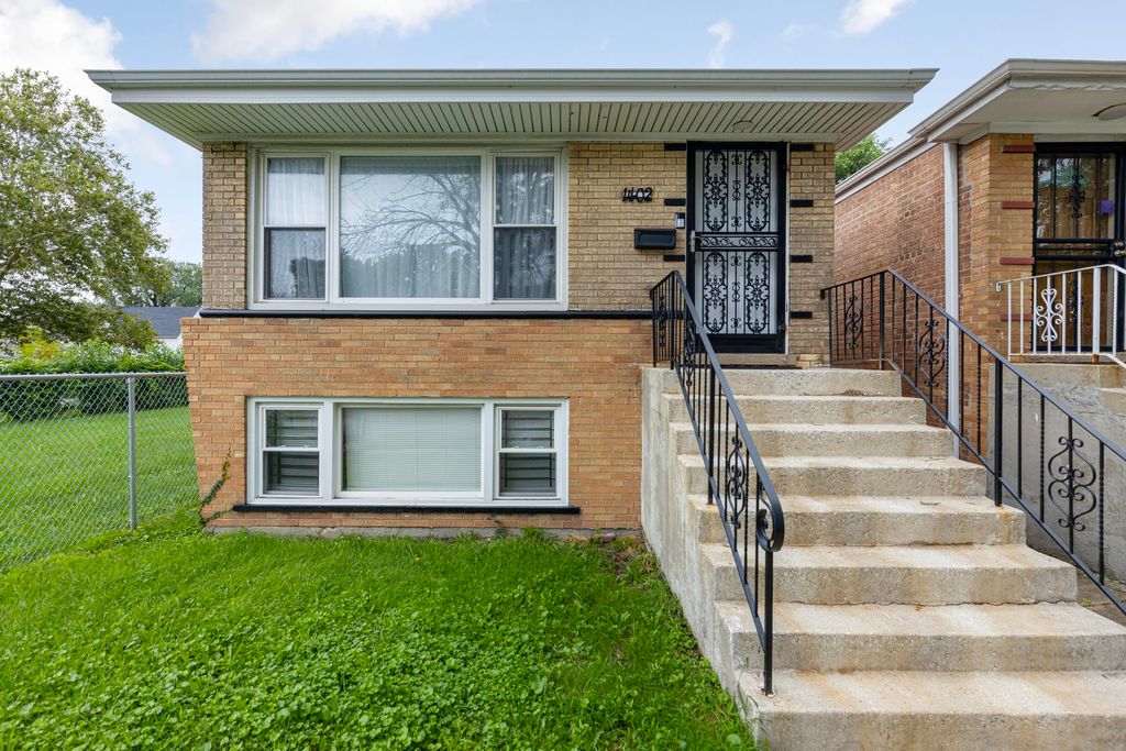 1402 E 76th Street, Chicago, IL 60619