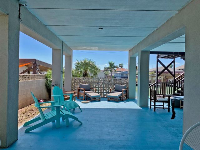 813 Tarpon Ave, Port Isabel, TX 78578