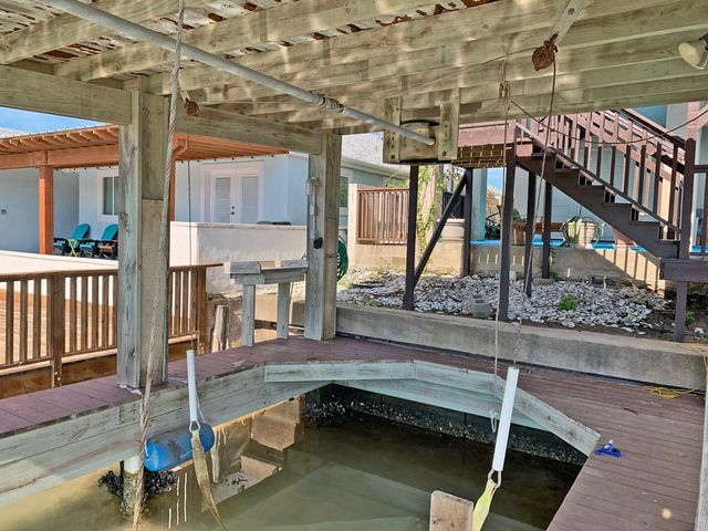 813 Tarpon Ave, Port Isabel, TX 78578