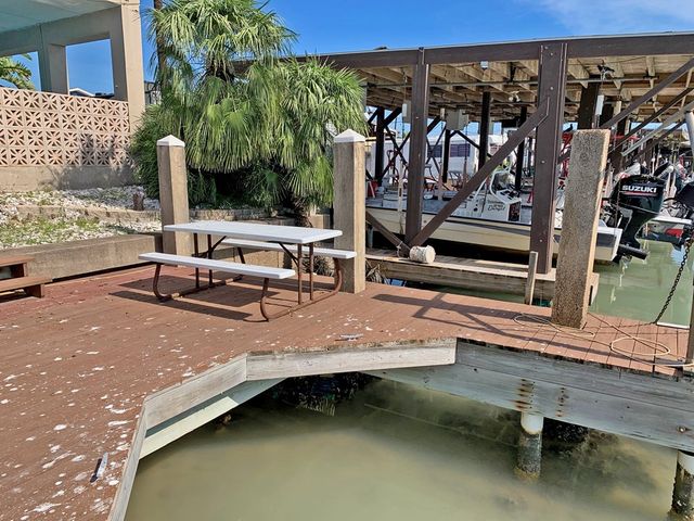 813 Tarpon Ave, Port Isabel, TX 78578