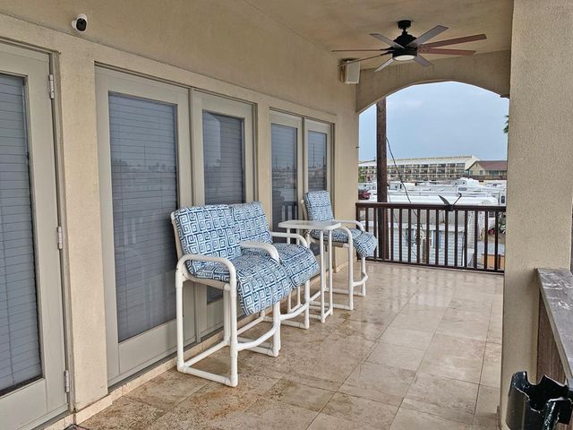 813 Tarpon Ave, Port Isabel, TX 78578