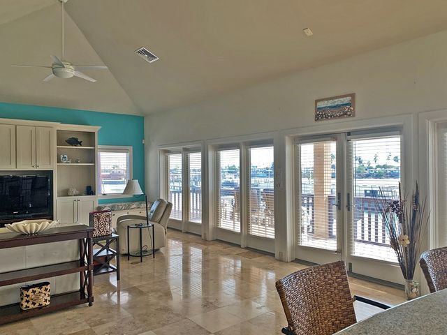 813 Tarpon Ave, Port Isabel, TX 78578