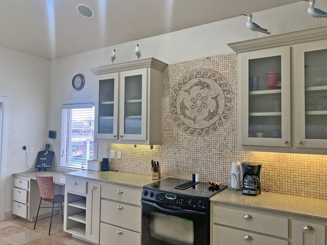 813 Tarpon Ave, Port Isabel, TX 78578