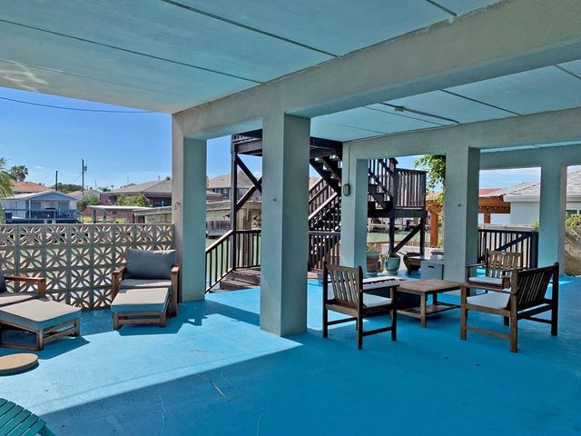 813 Tarpon Ave, Port Isabel, TX 78578