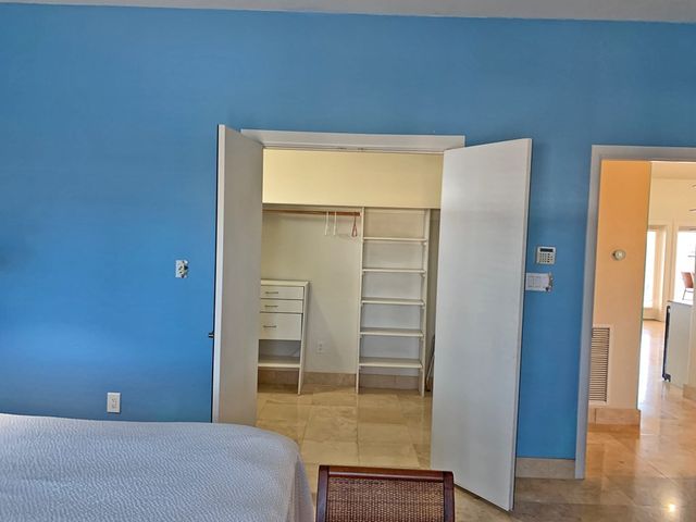 813 Tarpon Ave, Port Isabel, TX 78578