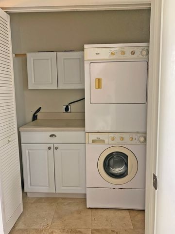 813 Tarpon Ave, Port Isabel, TX 78578