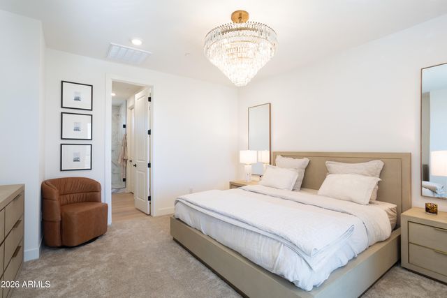 2121 W SONORAN DESERT Drive 8, Phoenix, AZ 85085