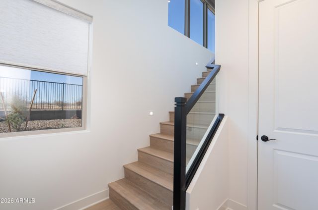 2121 W SONORAN DESERT Drive 8, Phoenix, AZ 85085