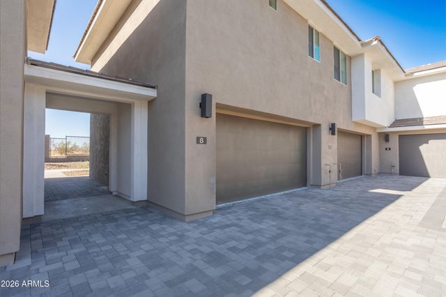 2121 W SONORAN DESERT Drive 8, Phoenix, AZ 85085