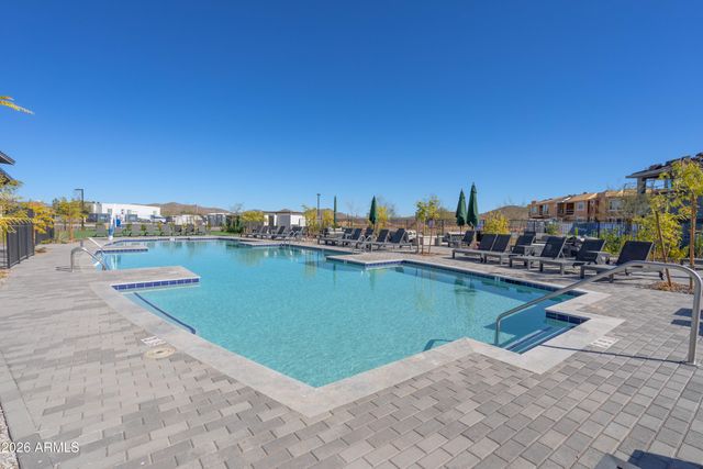2121 W SONORAN DESERT Drive 8, Phoenix, AZ 85085
