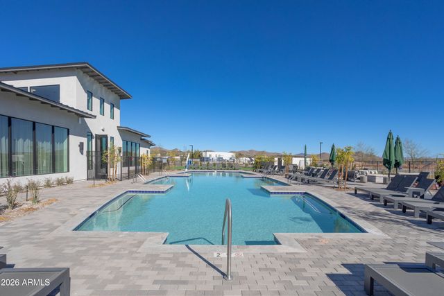 2121 W SONORAN DESERT Drive 8, Phoenix, AZ 85085