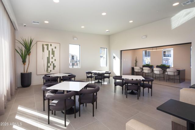 2121 W SONORAN DESERT Drive 8, Phoenix, AZ 85085