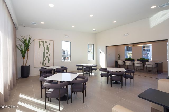 2121 W SONORAN DESERT Drive 8, Phoenix, AZ 85085