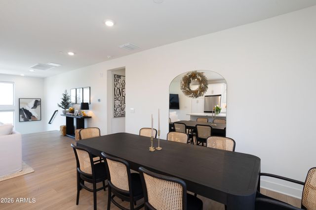2121 W SONORAN DESERT Drive 8, Phoenix, AZ 85085
