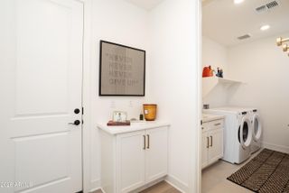 2121 W SONORAN DESERT Drive 8, Phoenix, AZ 85085