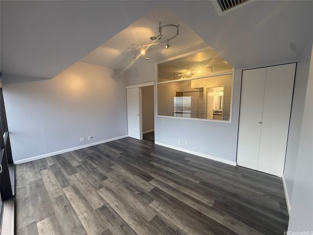 1188 Bishop Street 3212, Honolulu, HI 96813