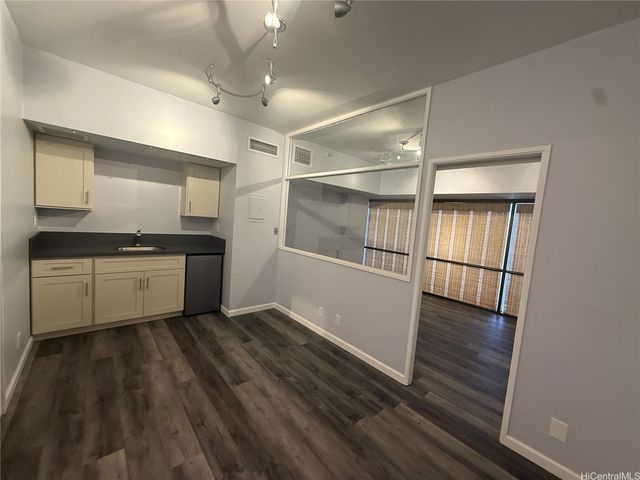 1188 Bishop Street 3212, Honolulu, HI 96813