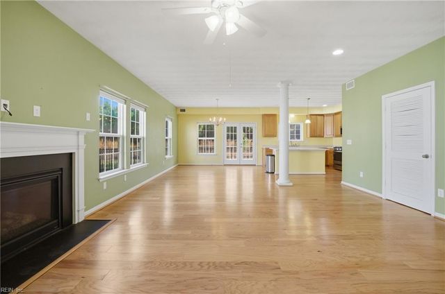 5060 Kings Grant CIR, Suffolk, VA 23434