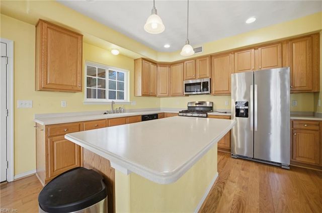 5060 Kings Grant CIR, Suffolk, VA 23434