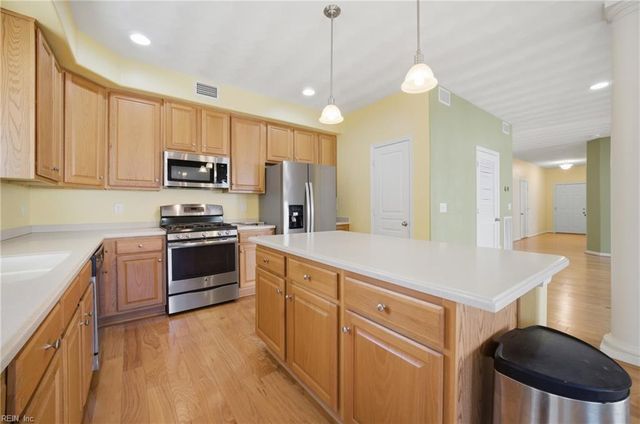 5060 Kings Grant CIR, Suffolk, VA 23434