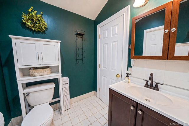 1406 Coates Avenue, Holbrook, NY 11741