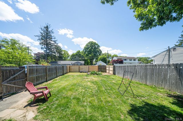 1406 Coates Avenue, Holbrook, NY 11741