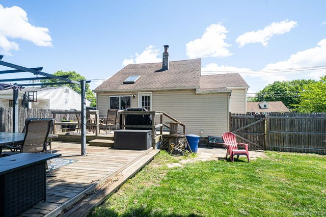 1406 Coates Avenue, Holbrook, NY 11741