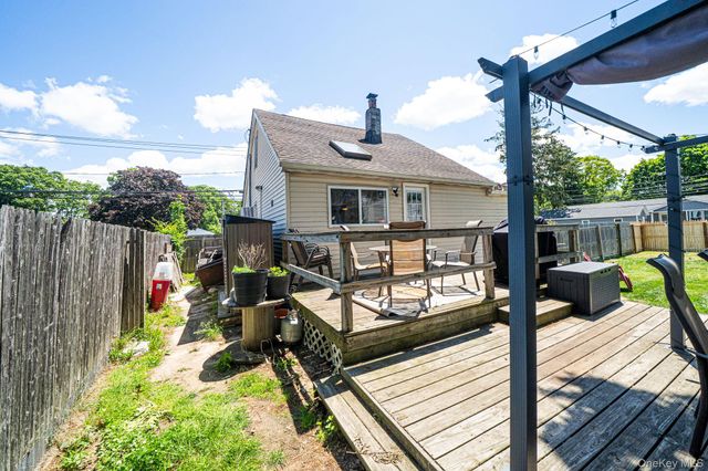 1406 Coates Avenue, Holbrook, NY 11741