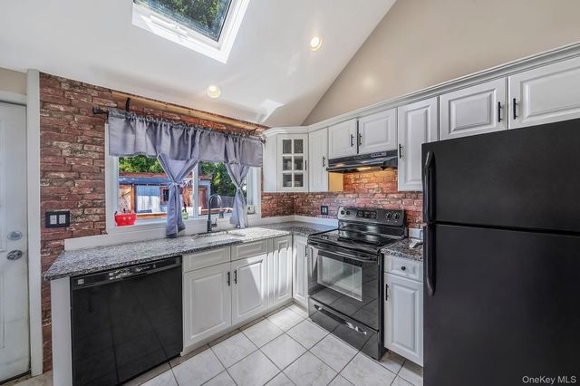 1406 Coates Avenue, Holbrook, NY 11741