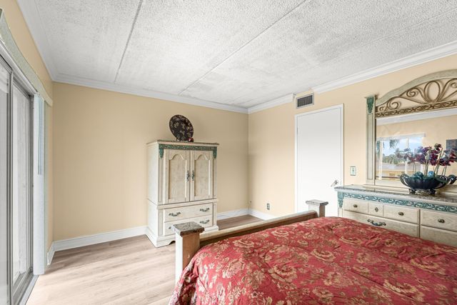 600 Village Green Court, Palm Springs, FL 33461