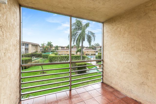 600 Village Green Court, Palm Springs, FL 33461