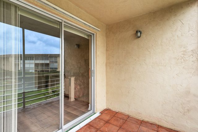 600 Village Green Court, Palm Springs, FL 33461