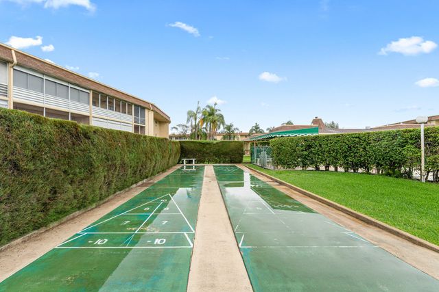 600 Village Green Court, Palm Springs, FL 33461