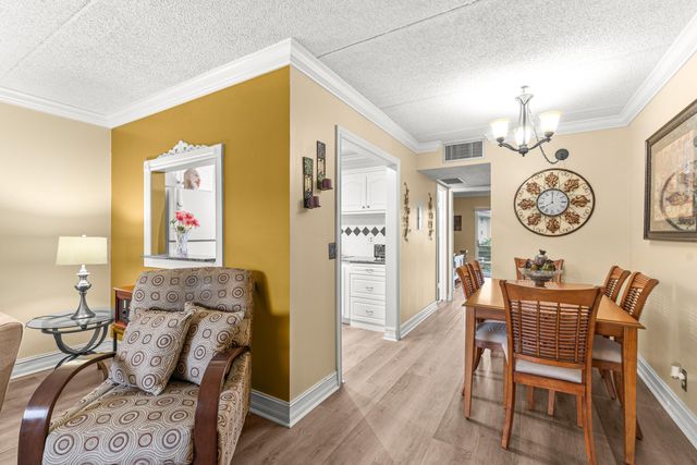 600 Village Green Court, Palm Springs, FL 33461