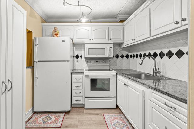 600 Village Green Court, Palm Springs, FL 33461