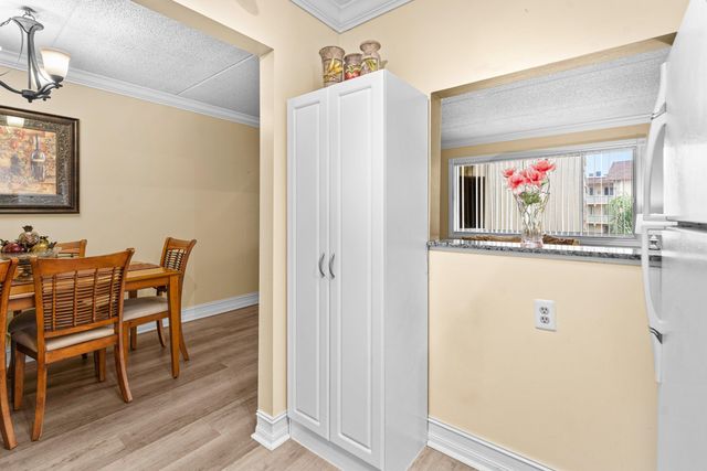 600 Village Green Court, Palm Springs, FL 33461