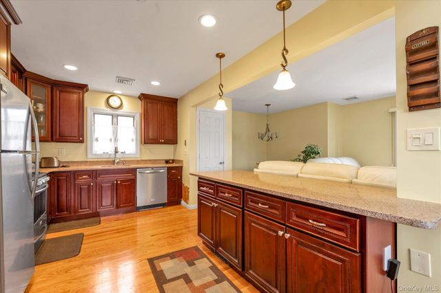14 Edwards Place, Valley Stream, NY 11580
