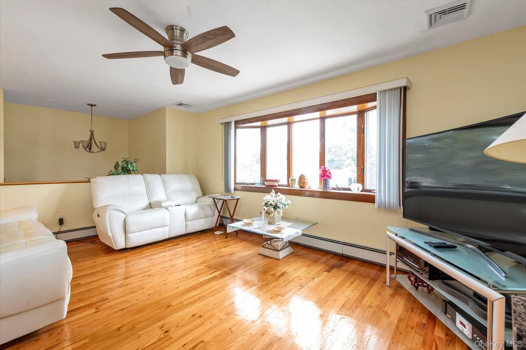 14 Edwards Place, Valley Stream, NY 11580 — photo 4