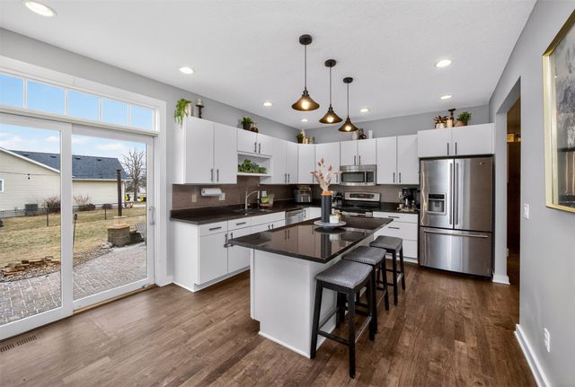 1925 SE Leeann Drive, Waukee, IA 50263