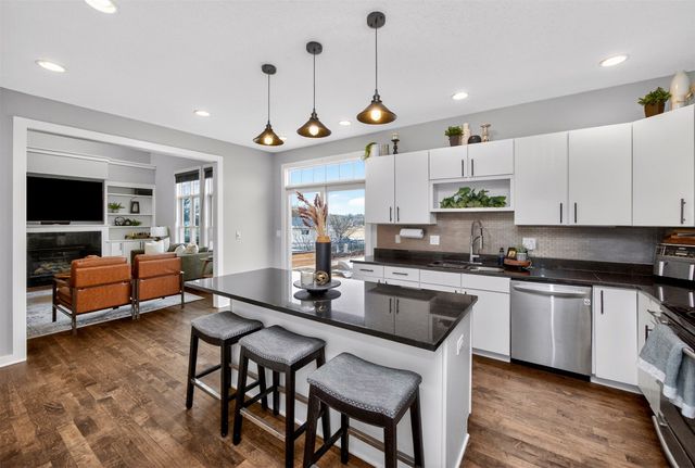 1925 SE Leeann Drive, Waukee, IA 50263