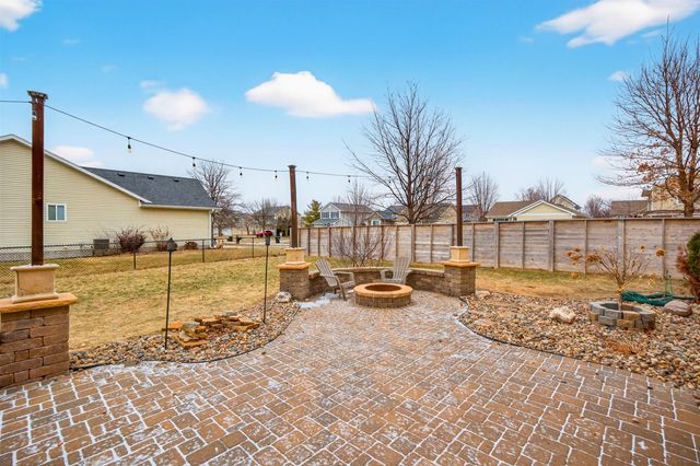 1925 SE Leeann Drive, Waukee, IA 50263