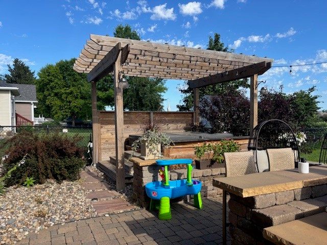 1925 SE Leeann Drive, Waukee, IA 50263