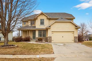 1925 SE Leeann Drive, Waukee, IA 50263