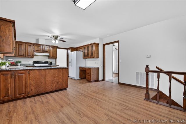 837 Winding Way, Bartlesville, OK 74006