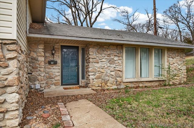 837 Winding Way, Bartlesville, OK 74006