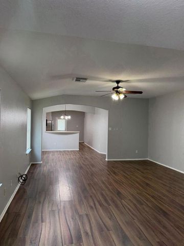 7714 Sunburst Trail Drive, Cypress, TX 77433