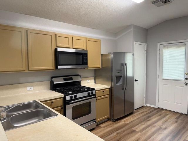 7714 Sunburst Trail Drive, Cypress, TX 77433